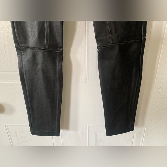 WILFRED Aritzia Faux Leather Leggings XS - Picture 4 of 6